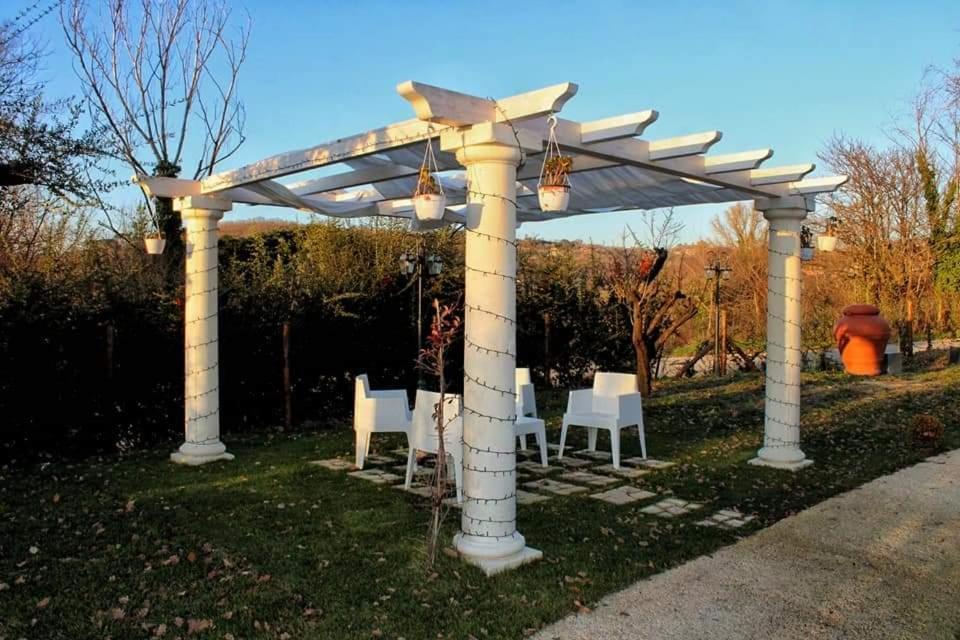 Tenuta Santo Stefano Azienda Agrituristica Santo Stefano del Sole Luaran gambar
